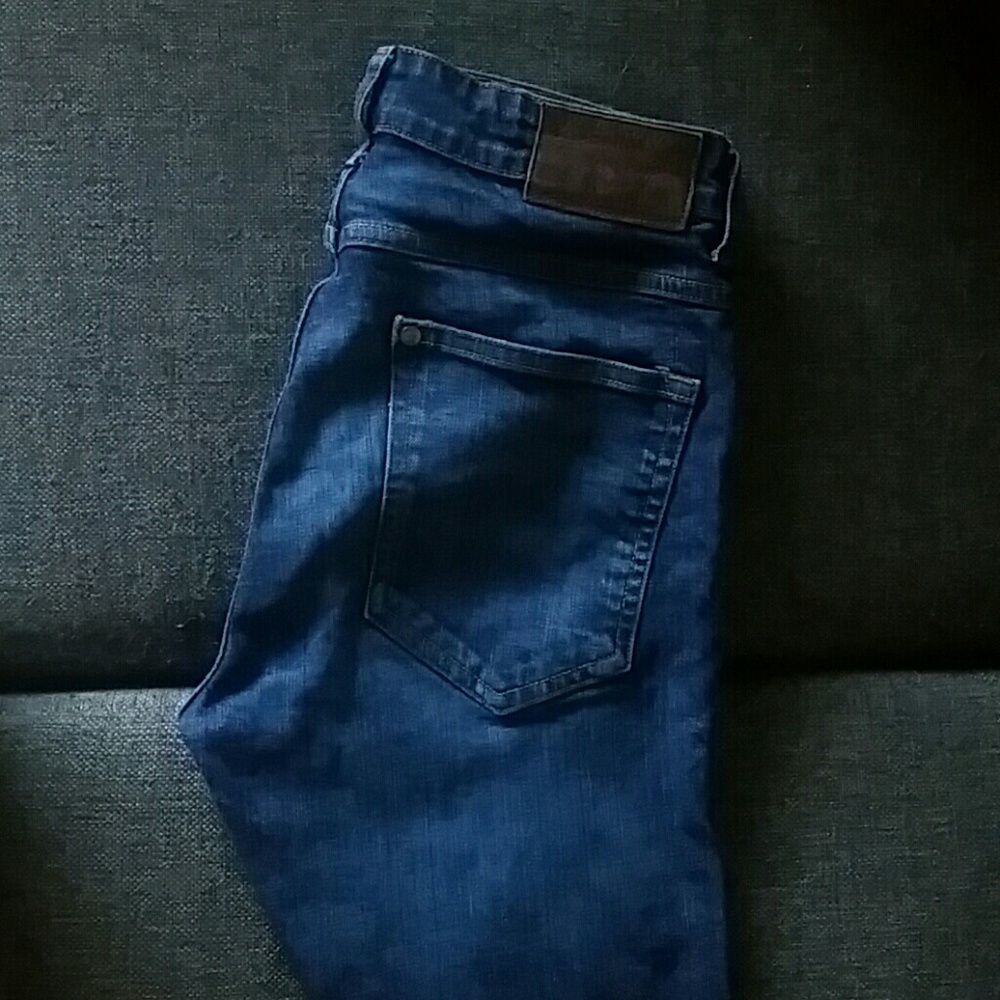 H&M DARK WASH SKINNY JEANS